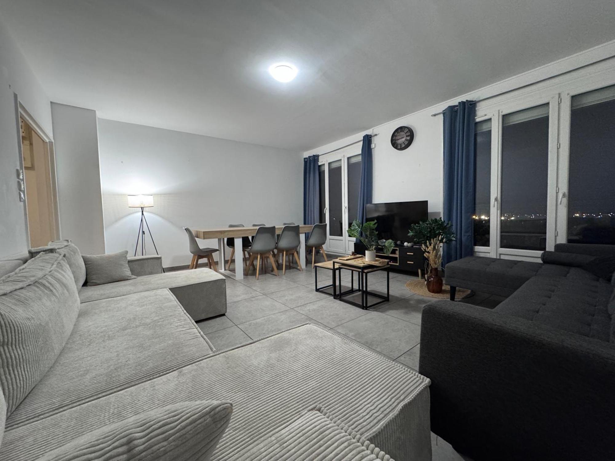 Le Spacieux - Circuit - Parking - 8 Personnes - Reve Au Mans Apartment เลอม็องส์ ภายนอก รูปภาพ